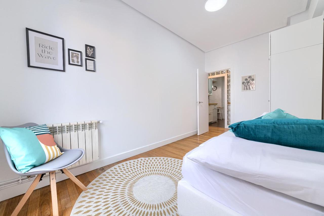 Iturribide Hogar Moderno Junto Al Metro Apartman Bilbao Kültér fotó