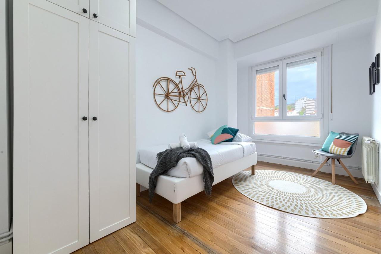 Iturribide Hogar Moderno Junto Al Metro Apartman Bilbao Kültér fotó